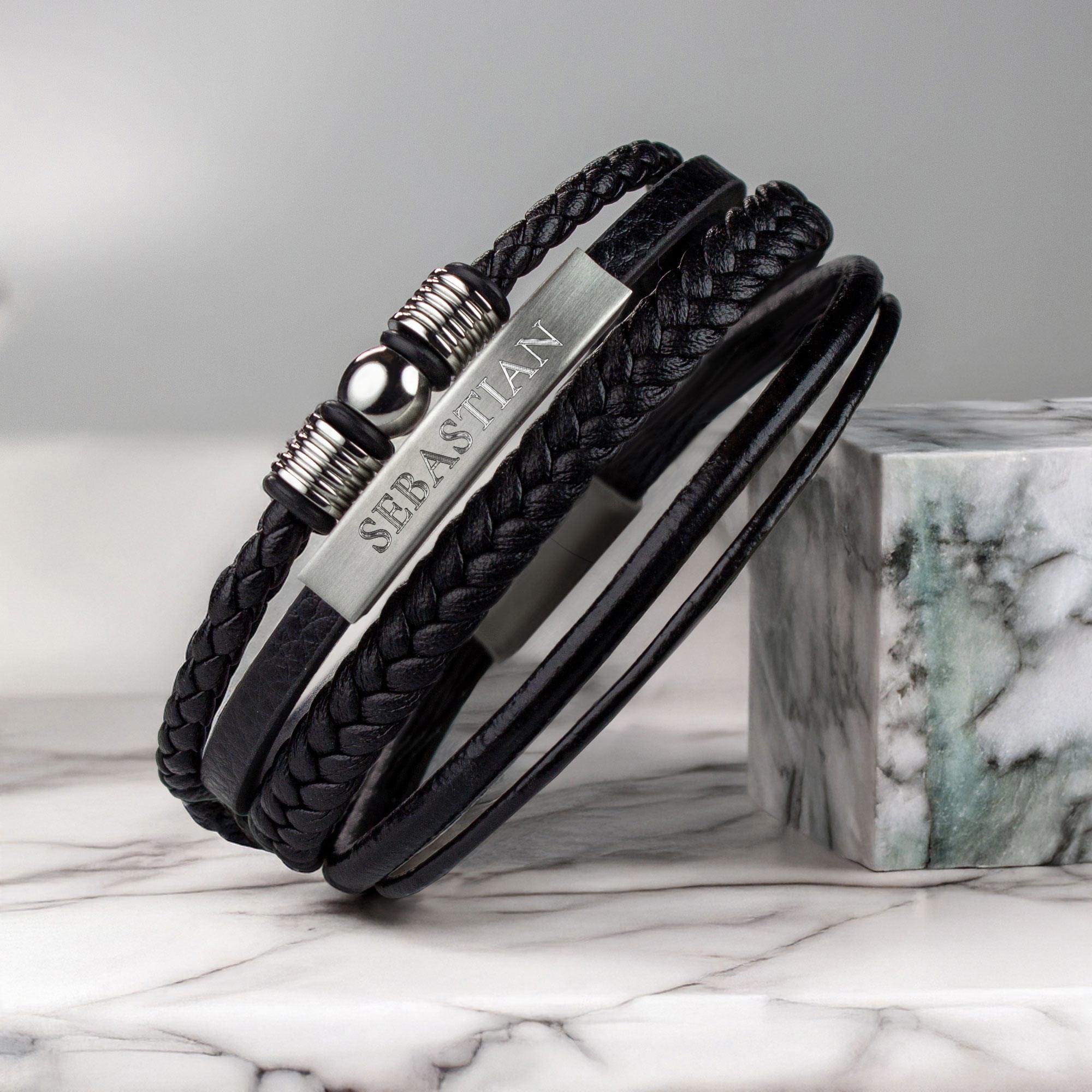 Geflochtenes Lederarmband mit Beads Silber - mit Gravur