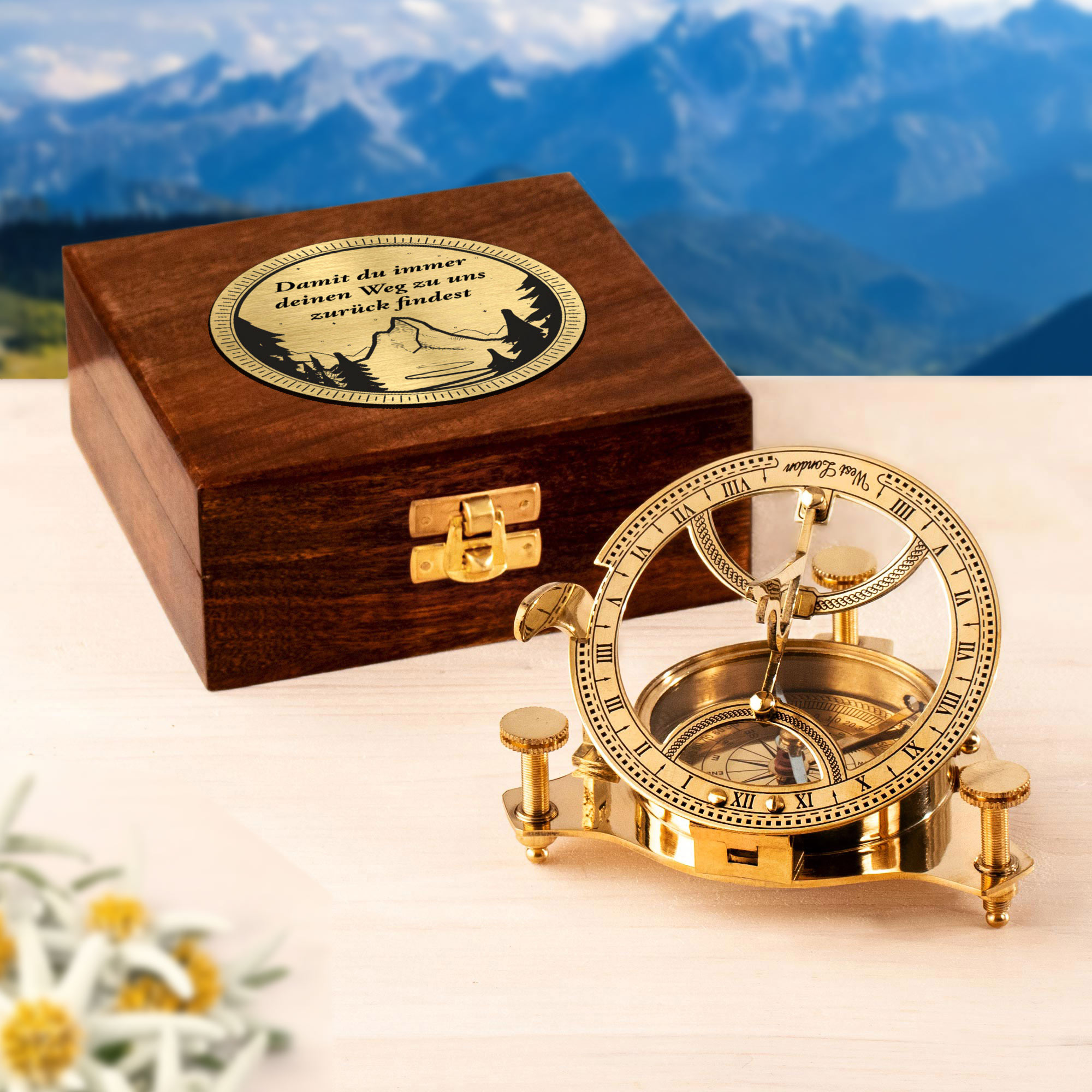 Personalisierte Sonnenuhr mit Kompass - Berge Personalisierte Sonnenuhr mit Kompass - Berge